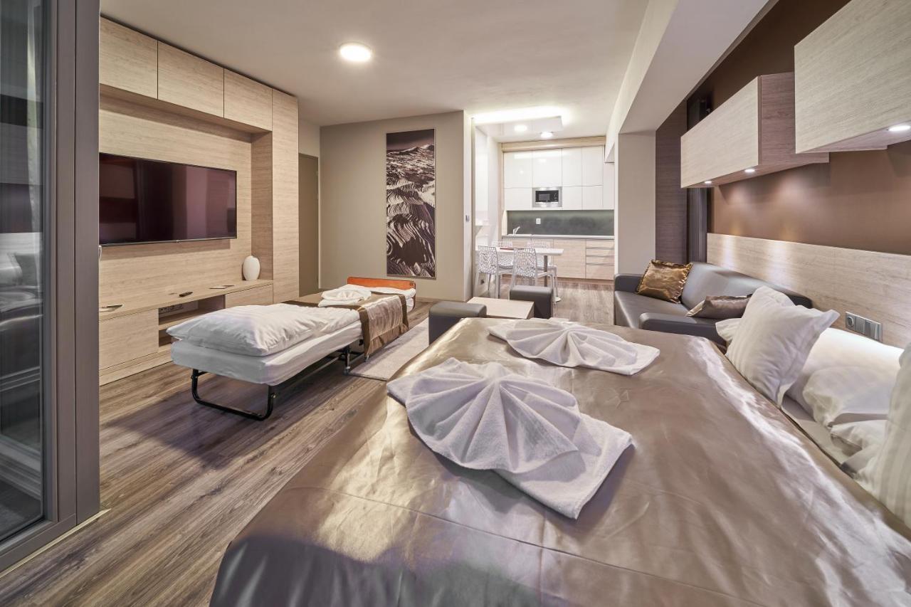 Hotel Pecr Deep เปซ โปด ซนีชโกว์ ภายนอก รูปภาพ